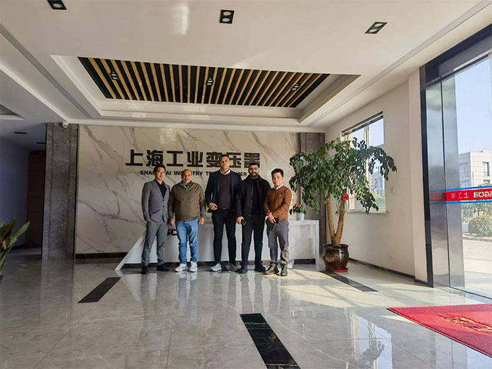 Sıcak ve içtenlikle Mısırlı müşterilerimize atölyemizi fiziksel olarak ziyaret etmeye hoş geldiniz!